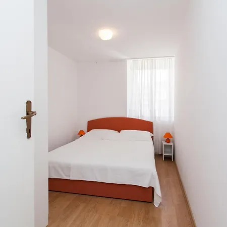 Orange Διαμέρισμα